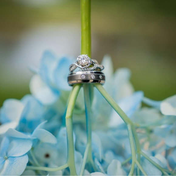 14k White Gold Wedding Band Set